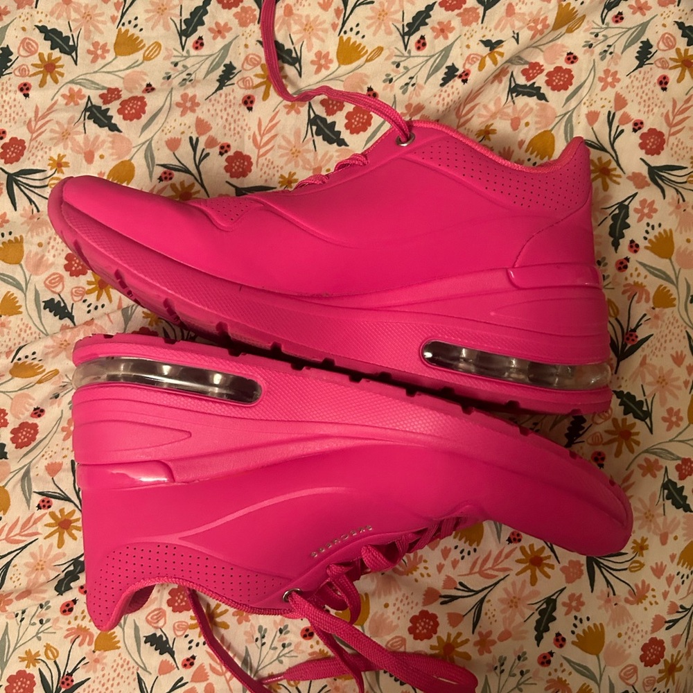 Pink sketchers